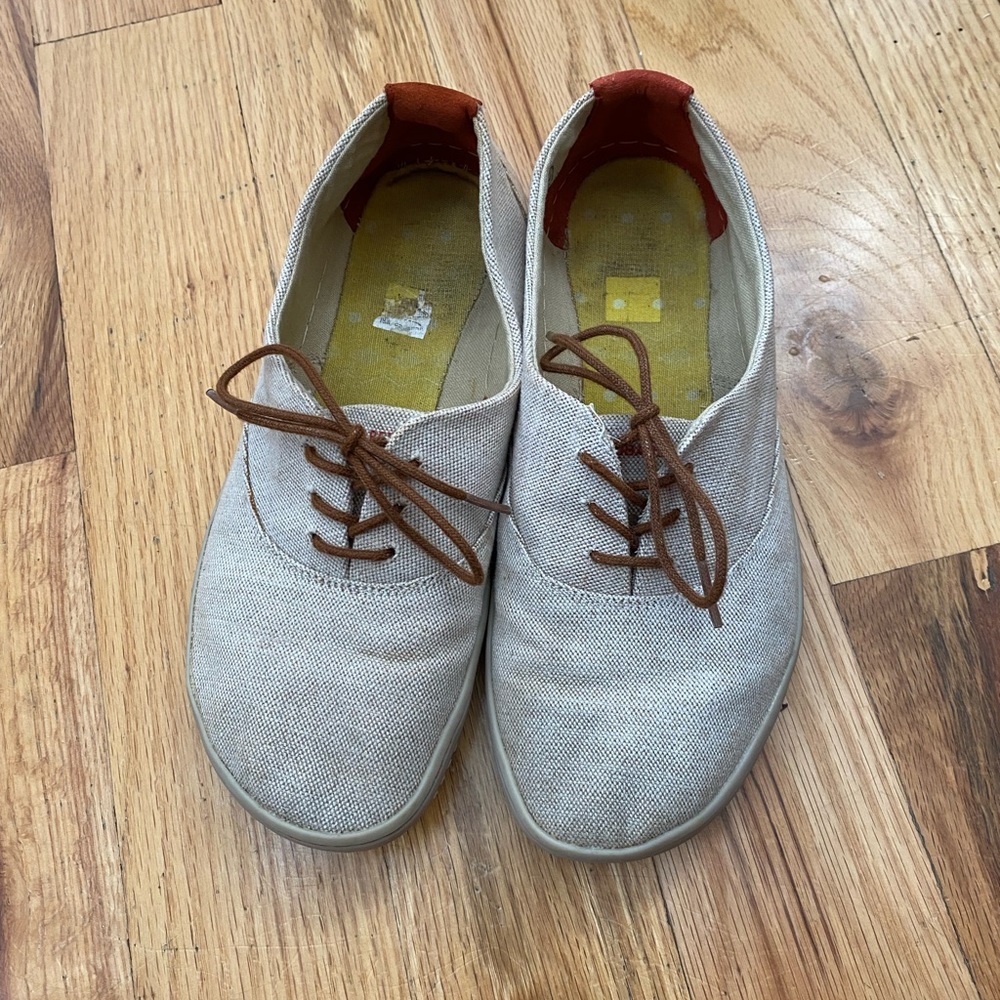 Beige size 39 Vivobarefoot shoes. Minimalist and barefoot friendly.